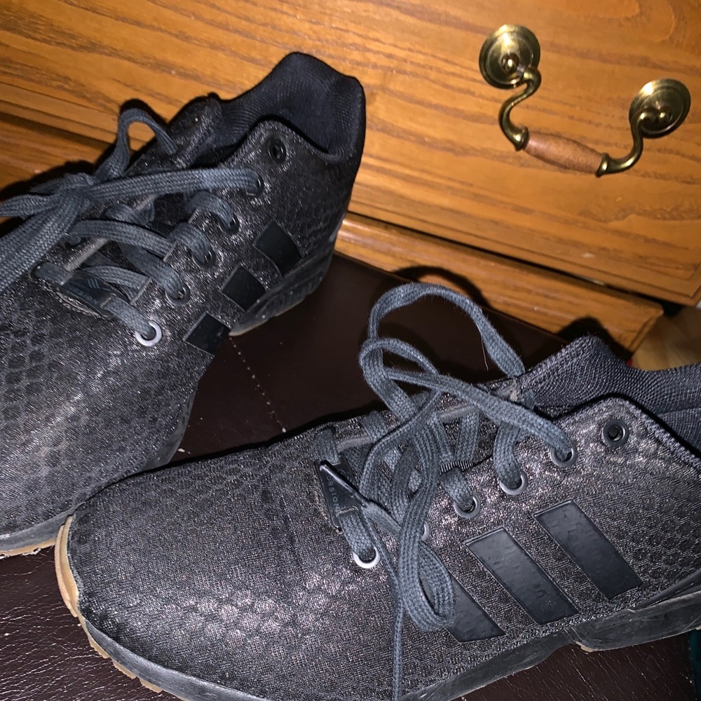 Adidas men’s shoes size 9.5
